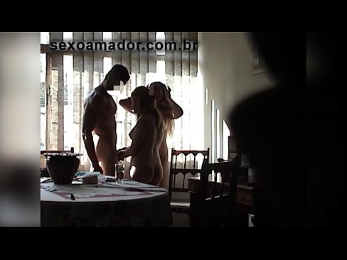 ❤️ Marafiki wa ngono hualika mtu mkubwa na watatu pamoja naye Pononi kuu kwa sw.porn-milf-300.ru