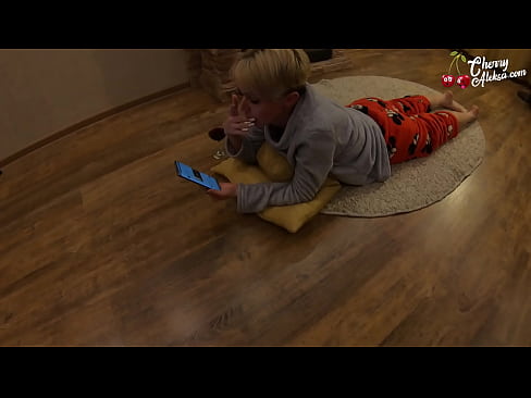 ❤️ Mcheshi Mwenye Kichaa Anayenyonya Diki Kubwa Akimnyonya na Kumdunda Juu yake - Ngono ya Mkundu Pononi kuu kwa sw.porn-milf-300.ru